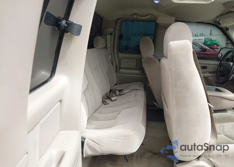 2004 Chevrolet Silverado 1500 Ls z USA, uszkodzony, nr VIN 2GCEC19V941246587